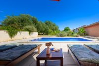 Bild 4: Ferienhaus Sabina mit zwei Ferienwohnungen und Pool