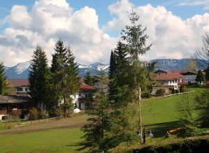 Bild: Ferienwohnung im Allgäu mit Bergsicht zwischen Bodensee und Neuschwanstein